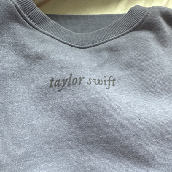 Bluest skies the darkest grey crewneck - Picture 2 of 3